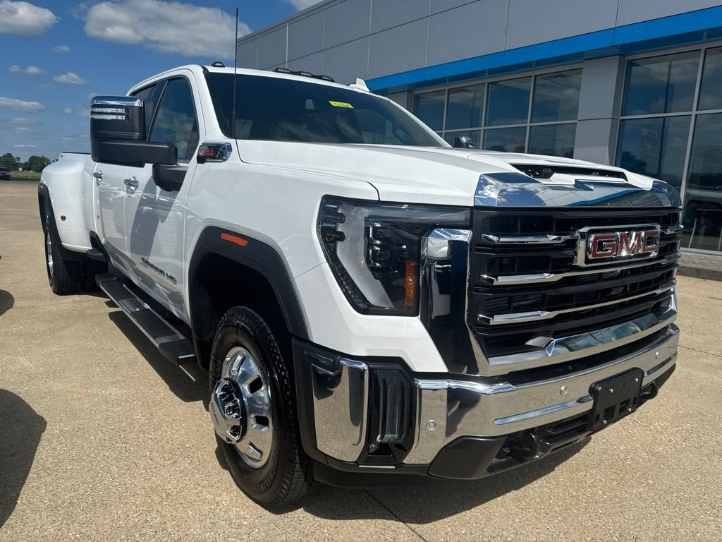 2026 GMC Sierra 3500 HD SLT DRW in Summit White — front three-quarter view