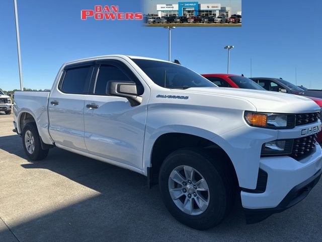 2021 Chevrolet Silverado 1500 Custom in Summit White — front three-quarter view