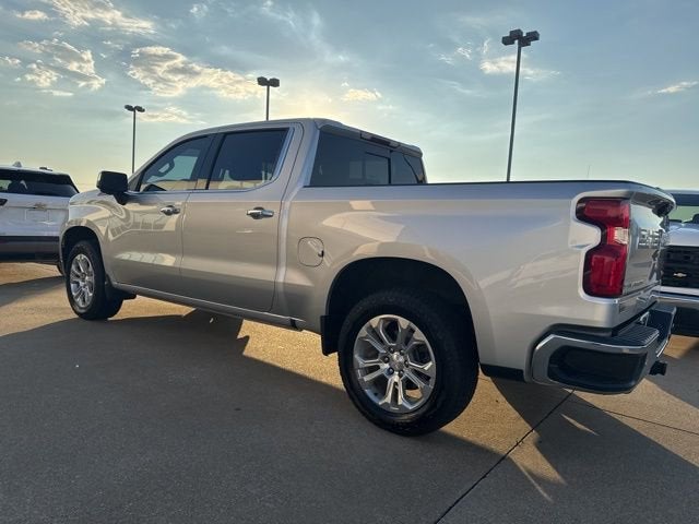 2022 Chevrolet Silverado 1500 — interior view